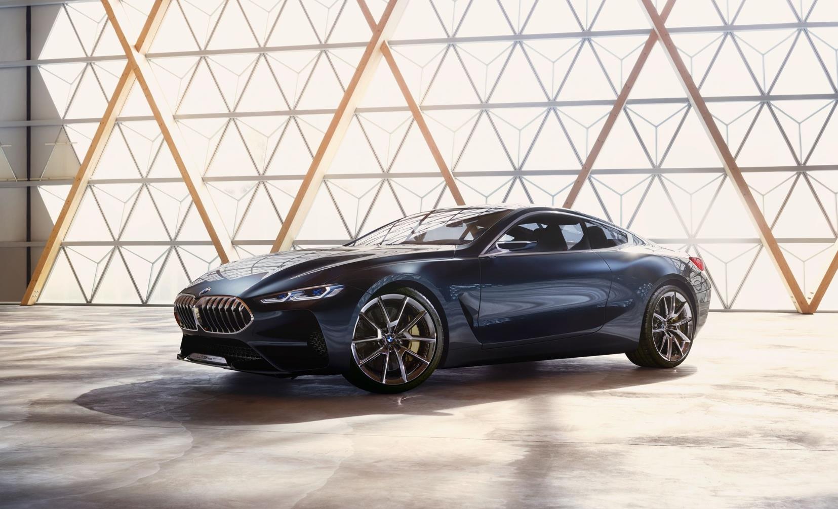 BMW Concept Z4 ve BMW Concept 8 Görselleri